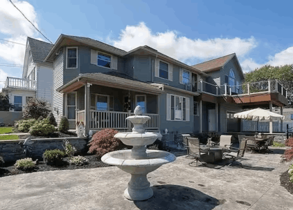 Experience outstanding hospitality.